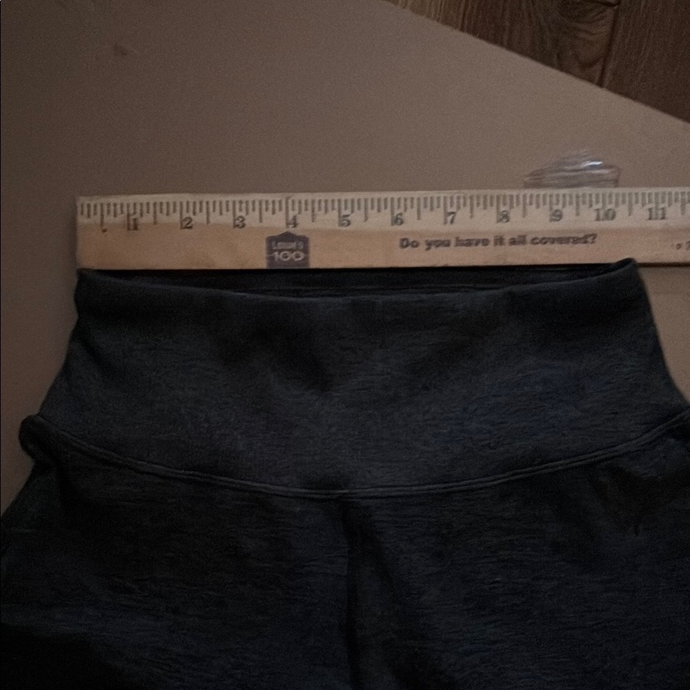 ALO Yoga Charcoal Leggings - Picture 4 of 7